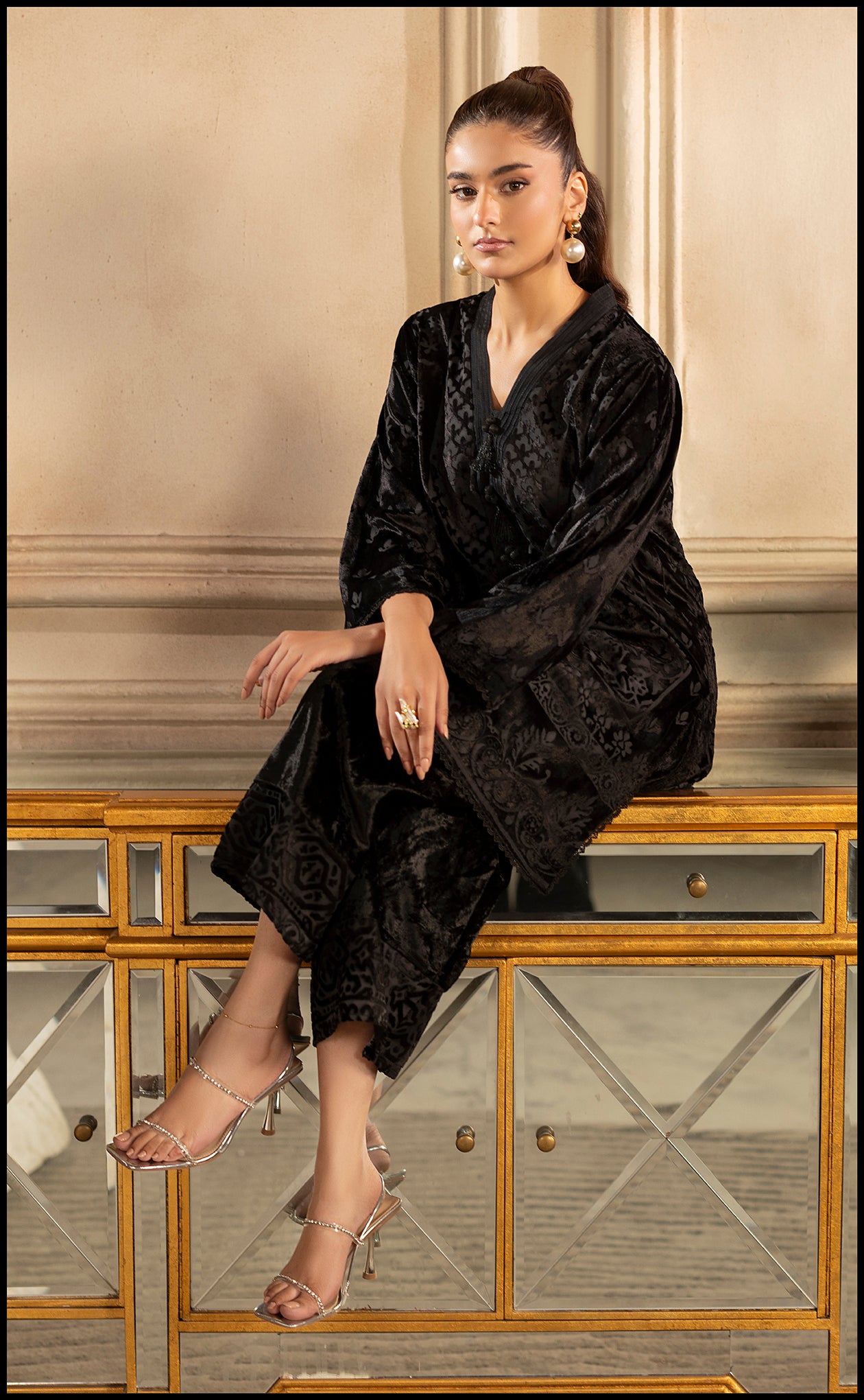 Noir Opulence