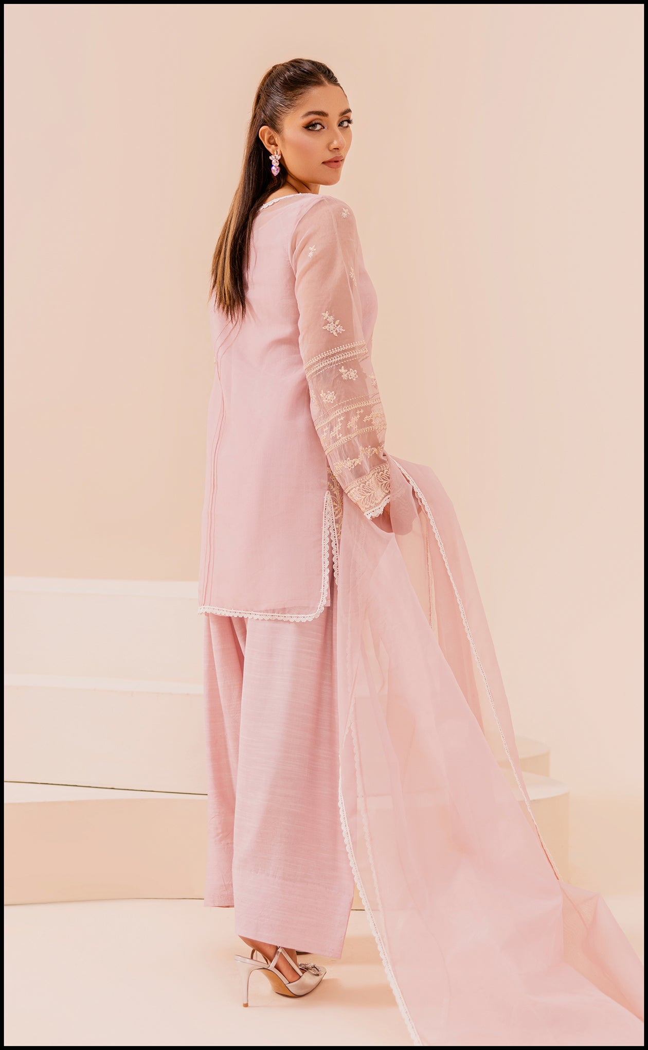 Bella rose Secondary image