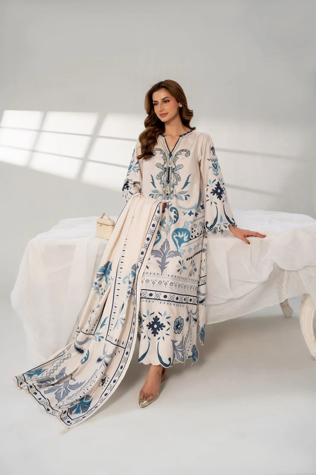 Ivory Bloom Main image