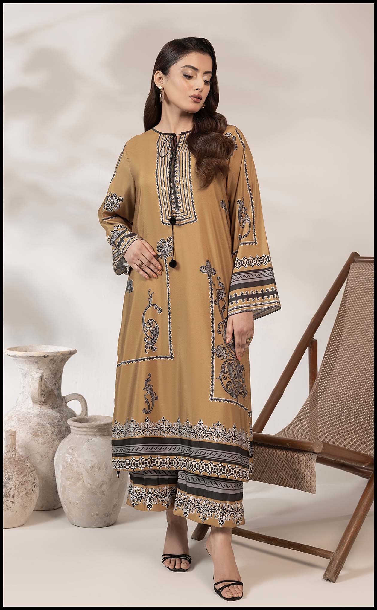 Golden Mustard Charm Main image