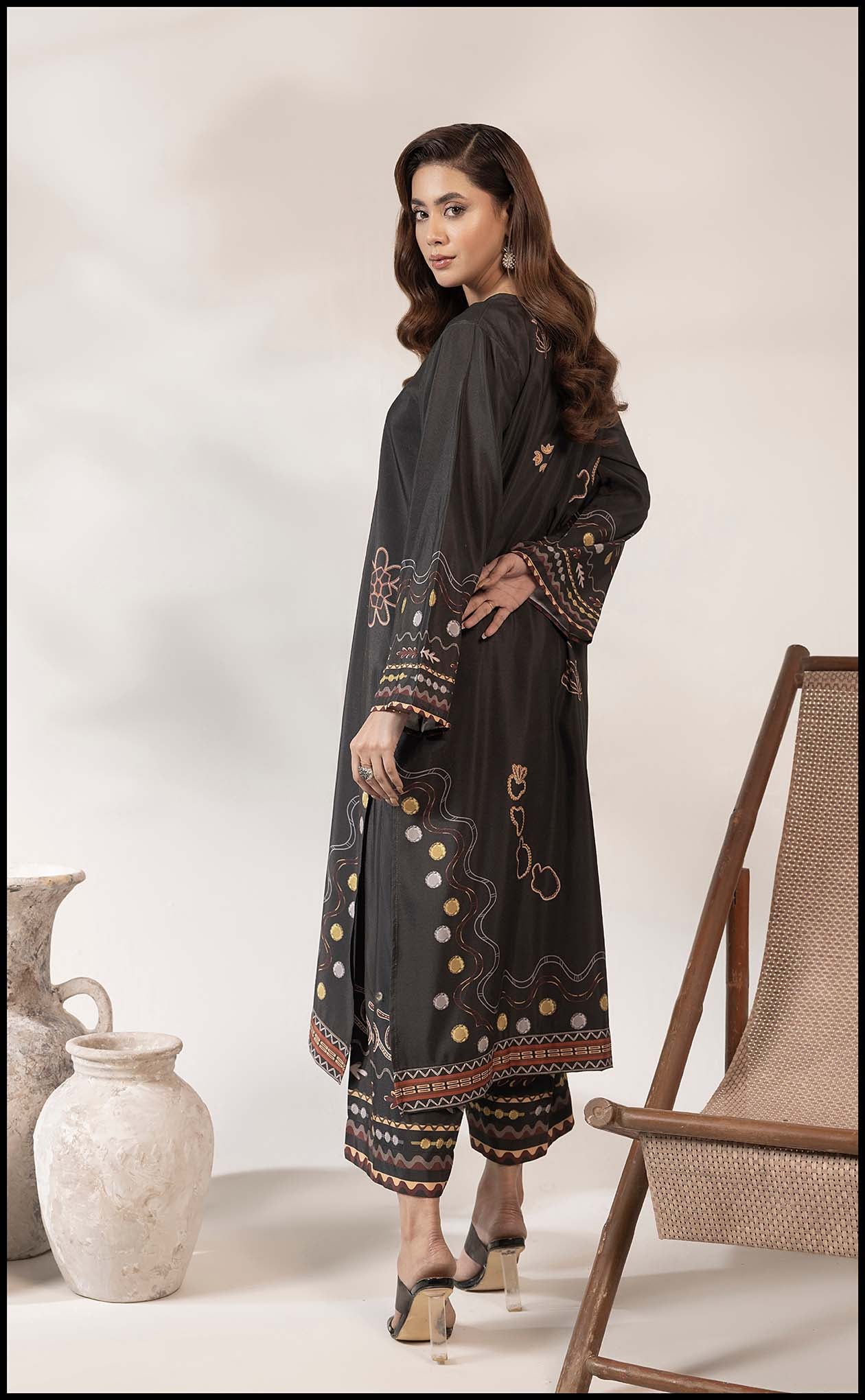 Charcoal Grace Secondary image